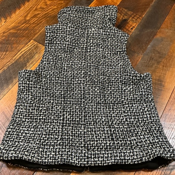 White House Black Market Tweed Mock Neck Puffer Vest Black White Size XL - Picture 3 of 9